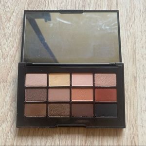 Jouer Essential Matte and Shimmer eyeshadow palette